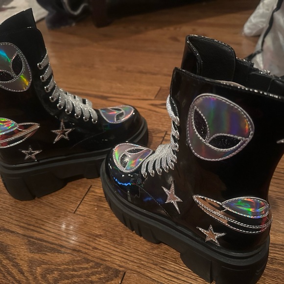 Dolls Kill Club Exx Midnight Invade UR Space Combat Boots NWOB size 6 Deadstock - Picture 13 of 16